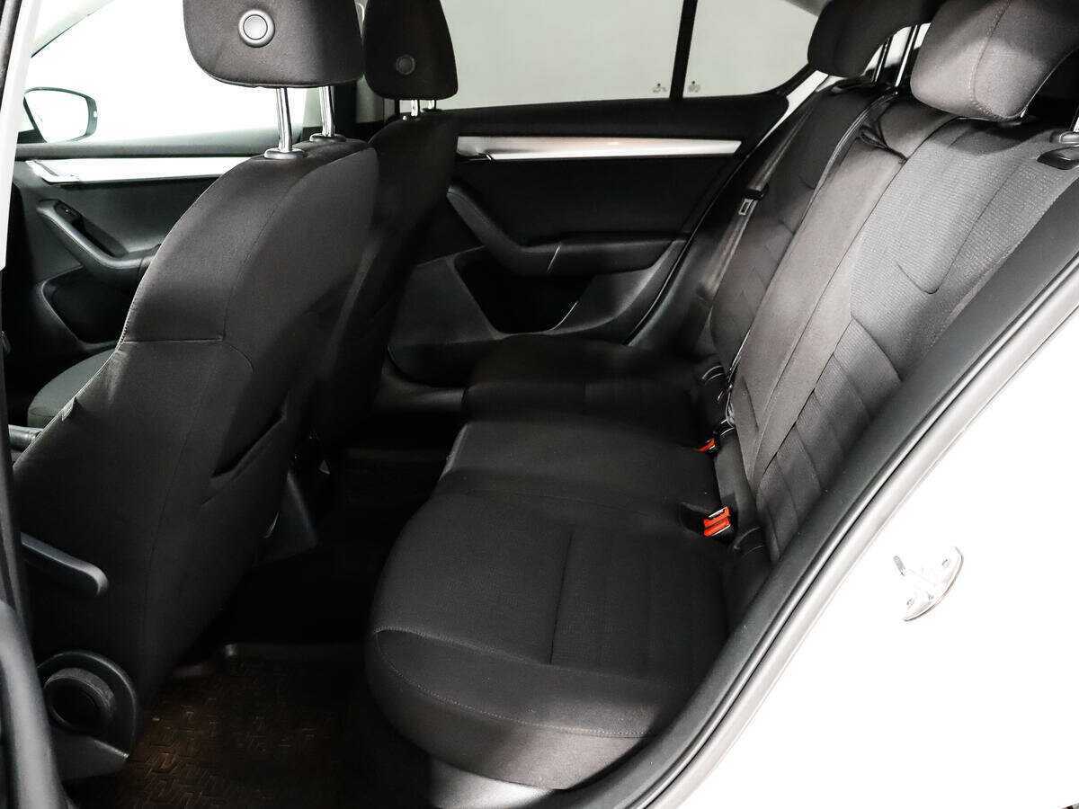 Skoda Octavia с пробегом — 2013 год. Фото: #9