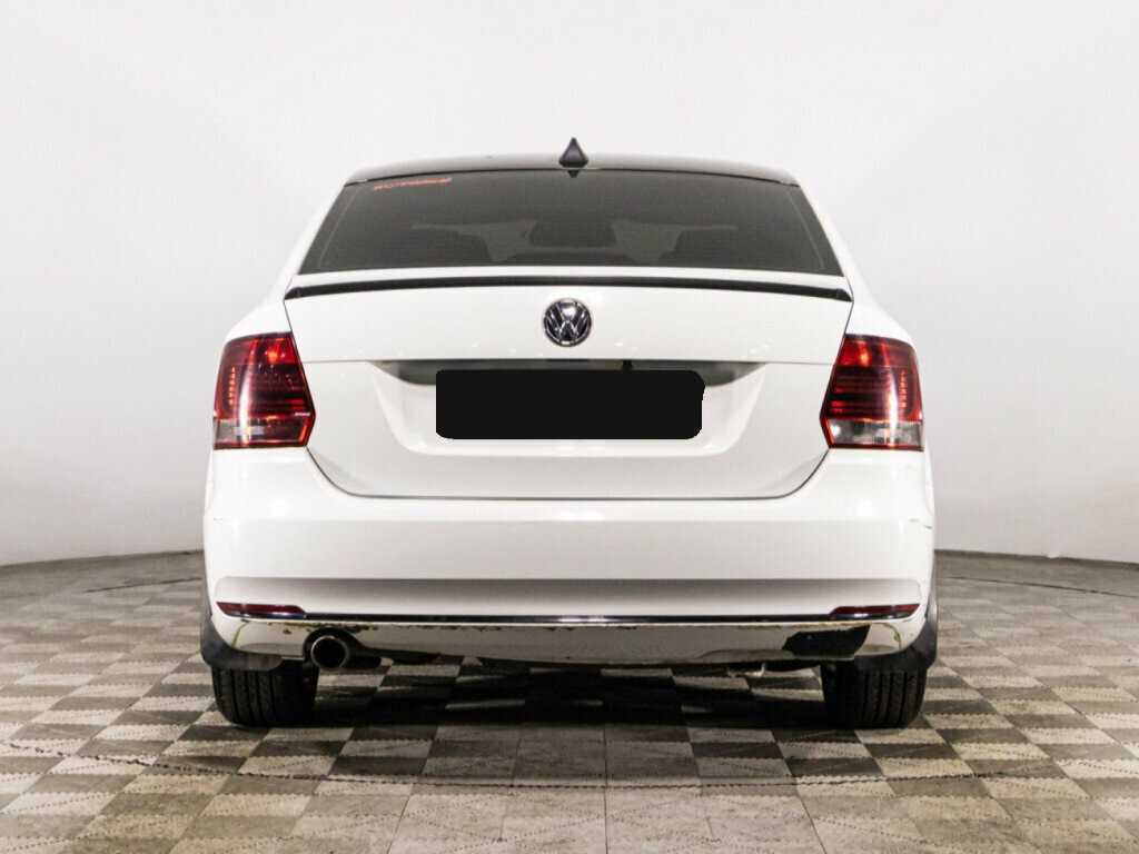 Volkswagen Polo с пробегом — 2015 год. Фото: #5