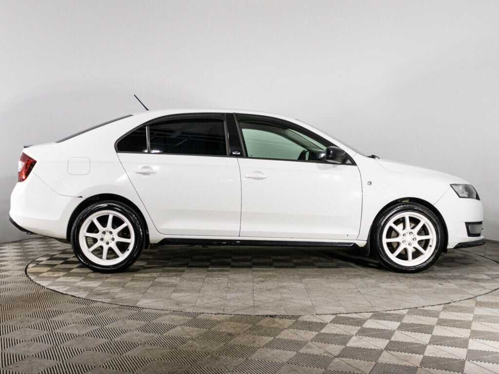 Skoda Rapid с пробегом — 2016 год. Фото: #3