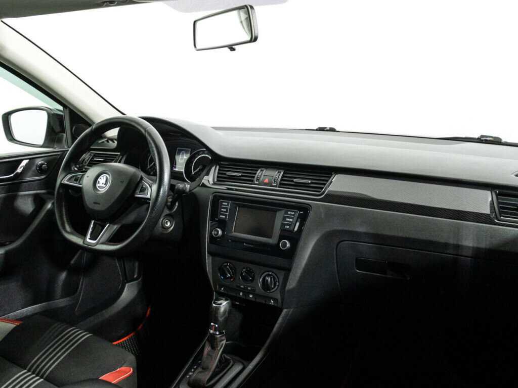 Skoda Rapid с пробегом — 2016 год. Фото: #8