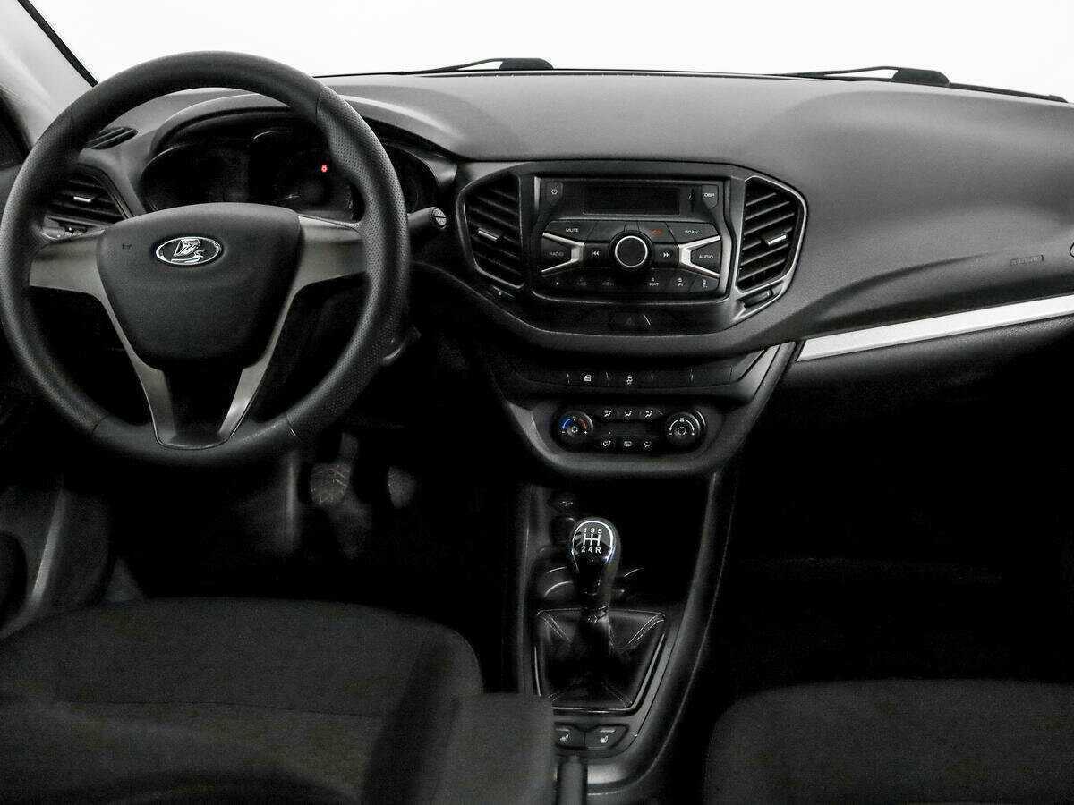 Lada (ВАЗ) Vesta с пробегом — 2016 год. Фото: #11