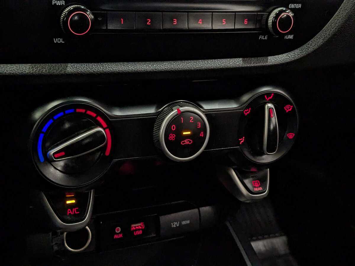 Kia Rio с пробегом — 2019 год. Фото: #19