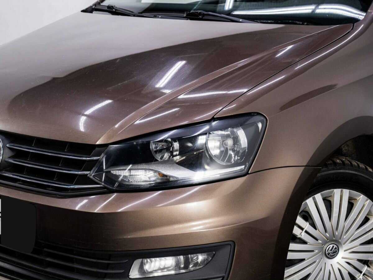 Volkswagen Polo с пробегом — 2016 год. Фото: #6