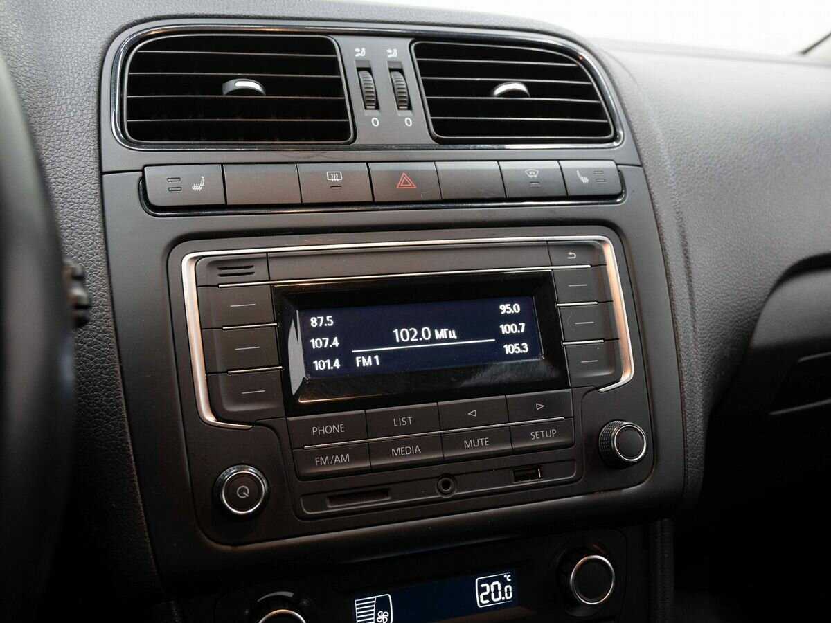 Volkswagen Polo с пробегом — 2016 год. Фото: #18