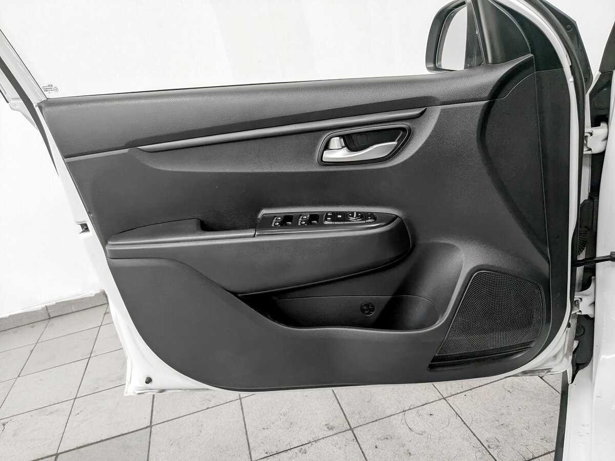 Kia Rio с пробегом — 2020 год. Фото: #18