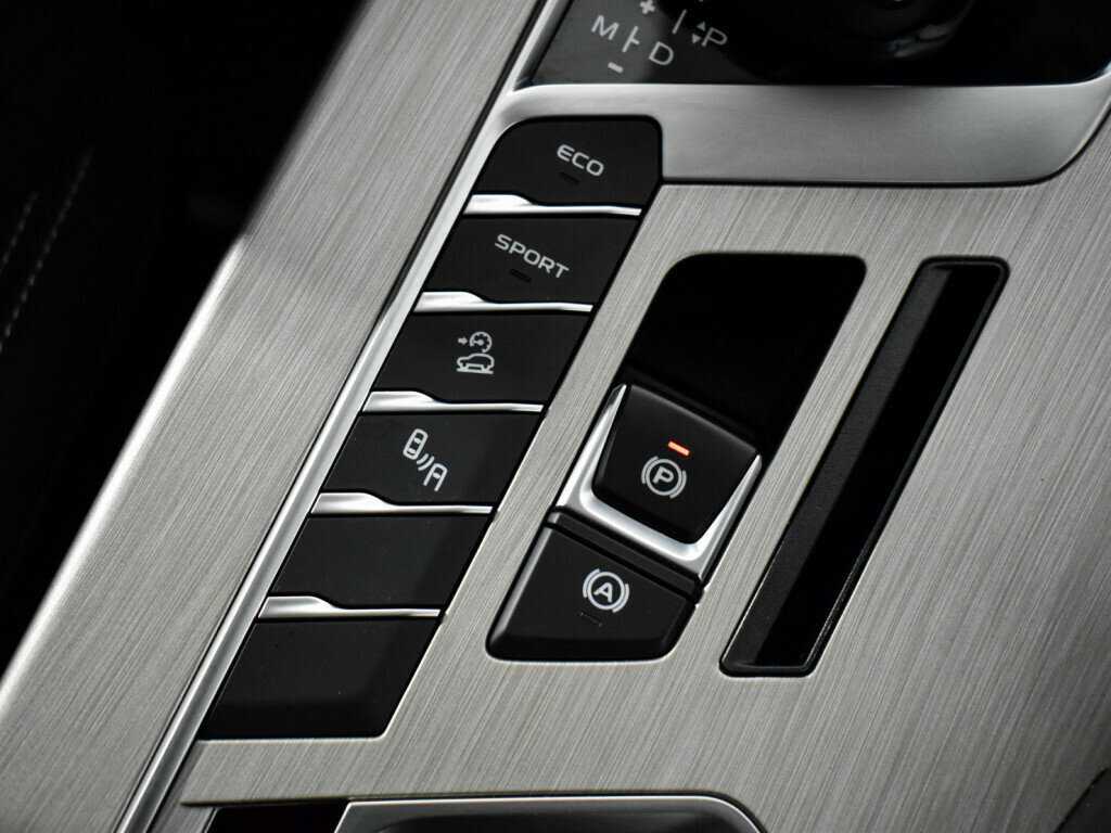 Geely Coolray с пробегом — 2022 год. Фото: #10