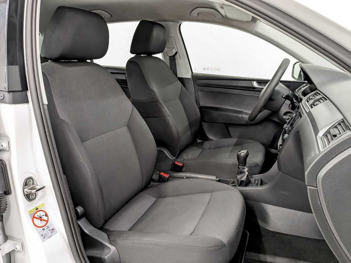 Skoda Rapid с пробегом — 2017 год. Фото: #21