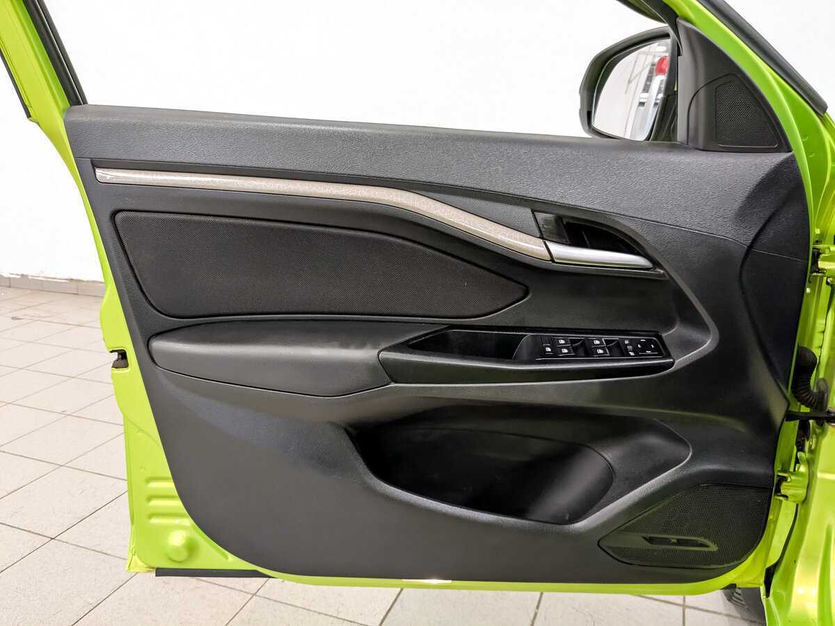 Lada (ВАЗ) Vesta с пробегом — 2016 год. Фото: #18