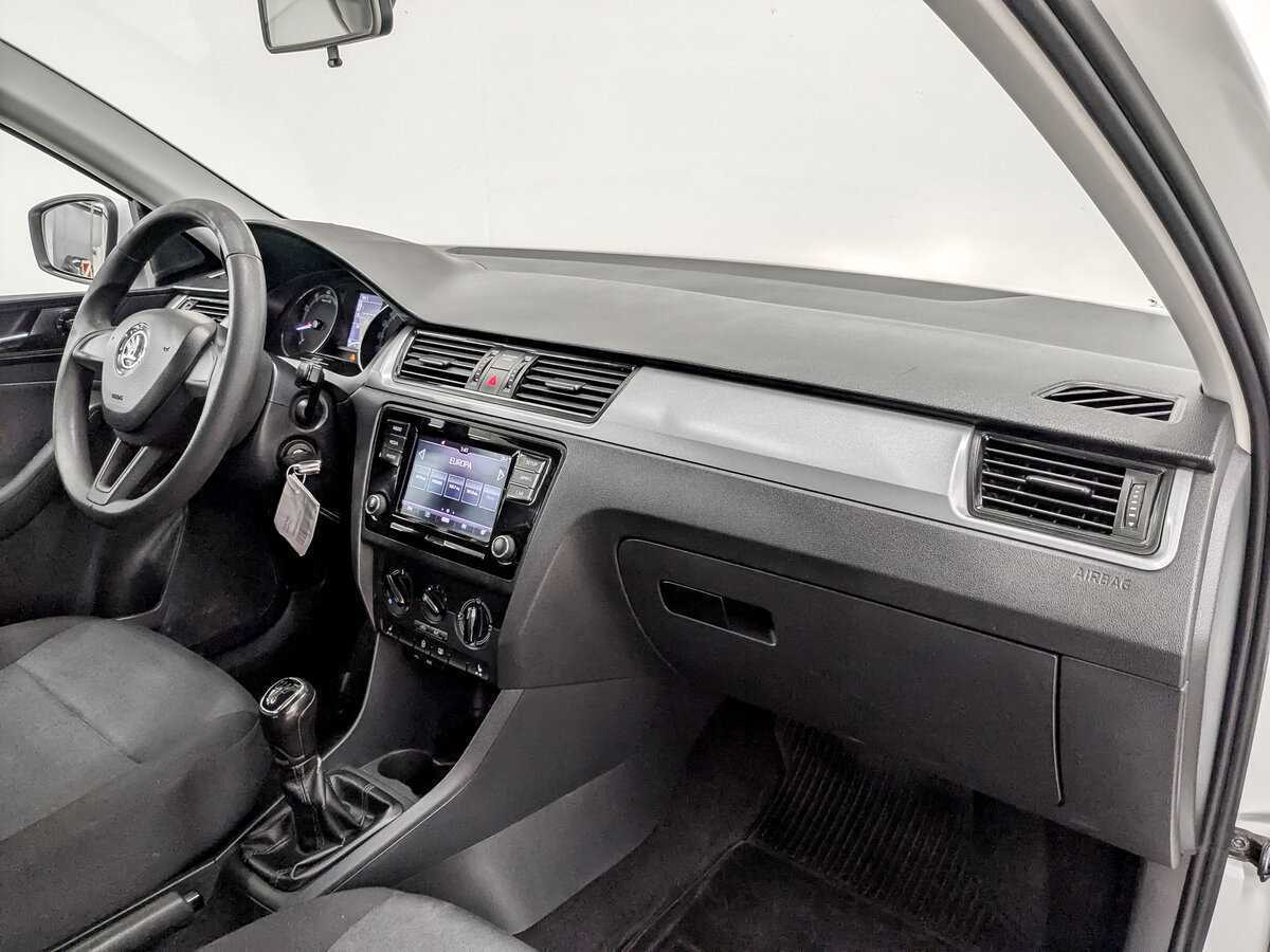 Skoda Rapid с пробегом — 2017 год. Фото: #10