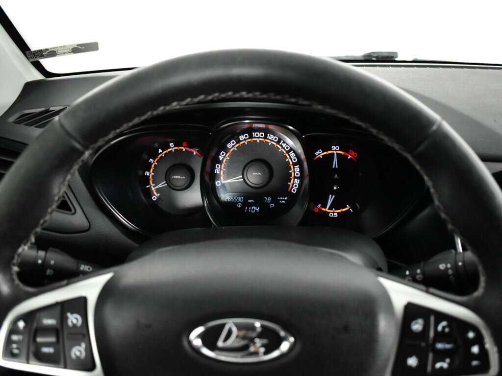 Lada (ВАЗ) Vesta с пробегом — 2020 год. Фото: #10