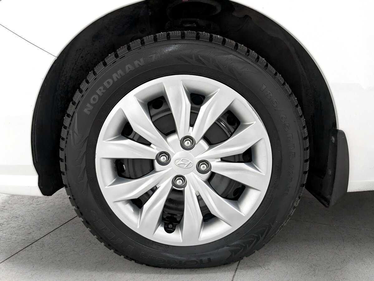 Hyundai Solaris с пробегом — 2021 год. Фото: #18