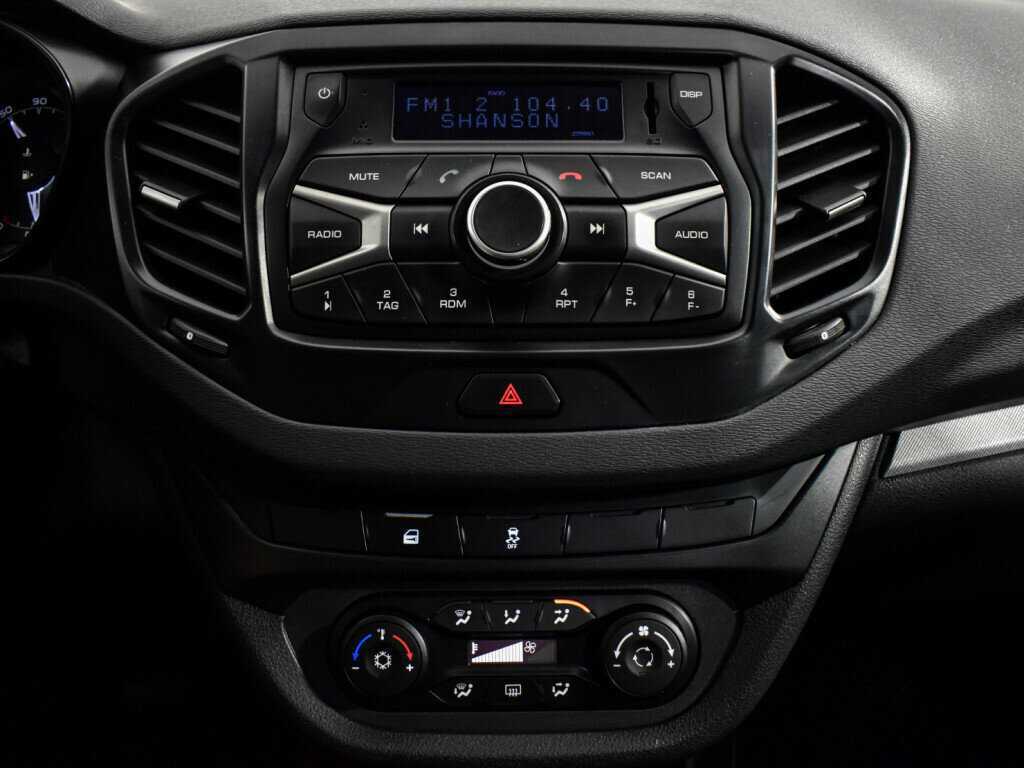 Lada (ВАЗ) Vesta с пробегом — 2017 год. Фото: #15