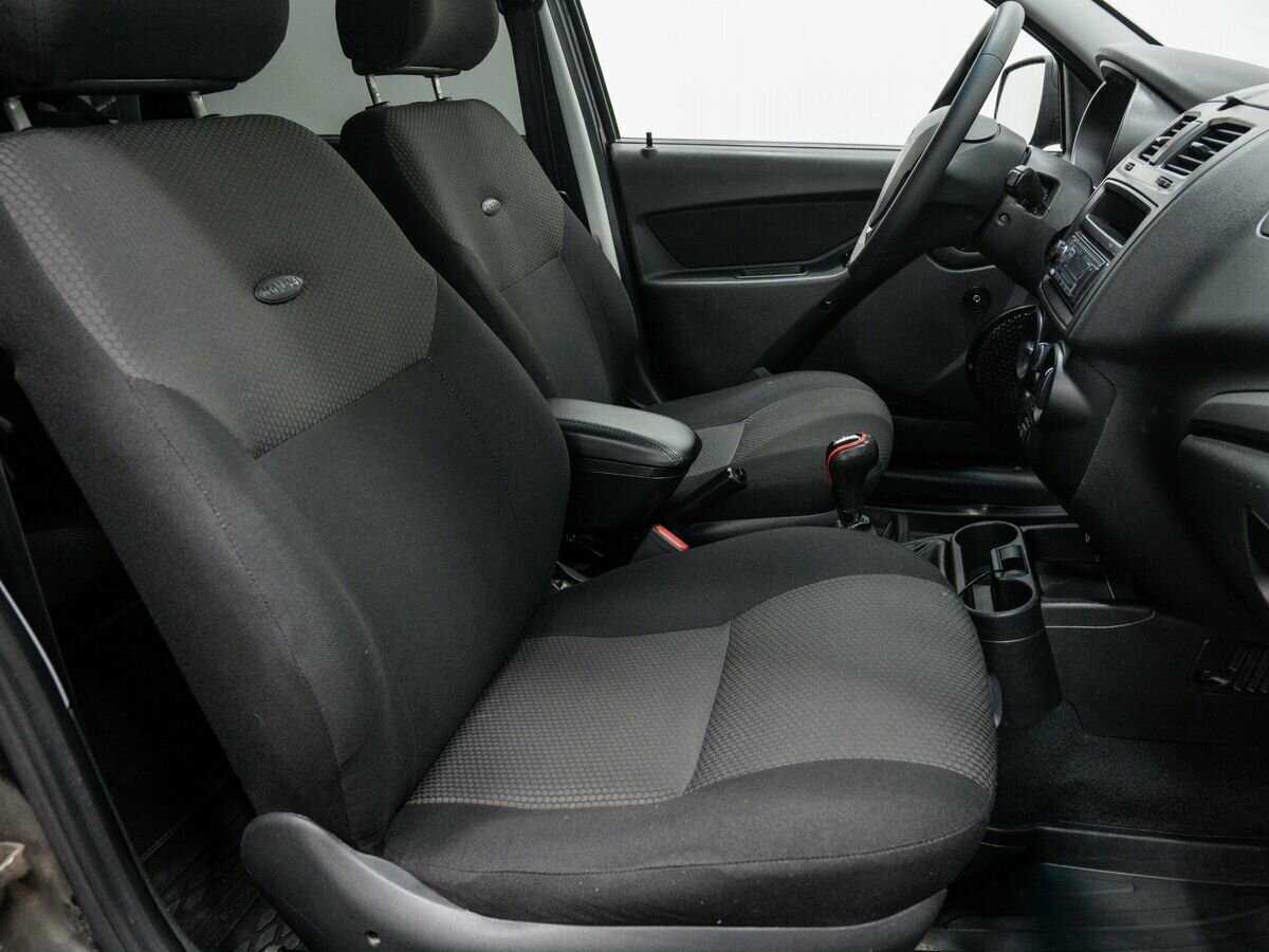 Lada (ВАЗ) Kalina с пробегом — 2013 год. Фото: #7