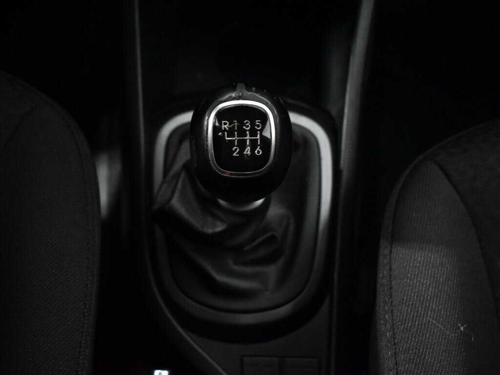 Kia Rio с пробегом — 2016 год. Фото: #11