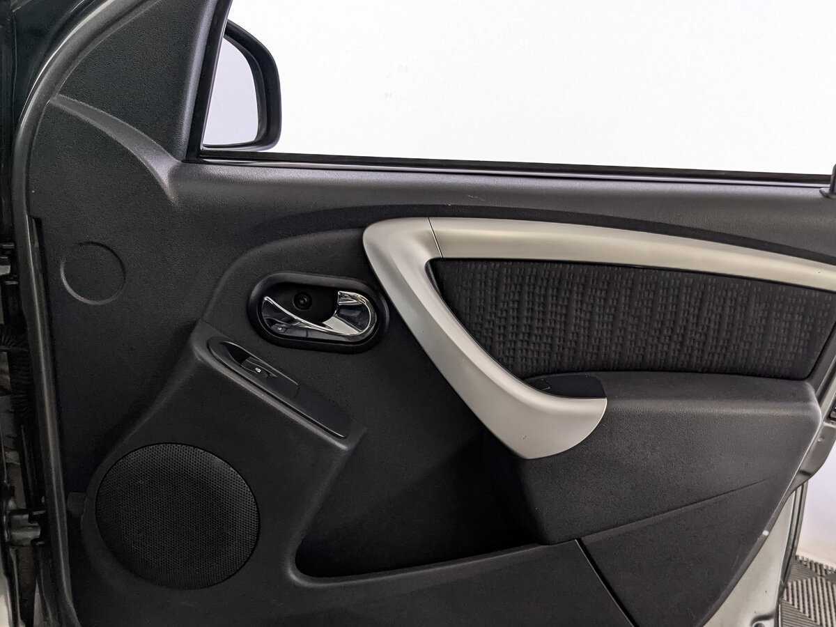 Nissan Terrano с пробегом — 2015 год. Фото: #21