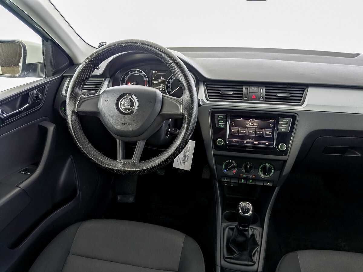 Skoda Rapid с пробегом — 2017 год. Фото: #23