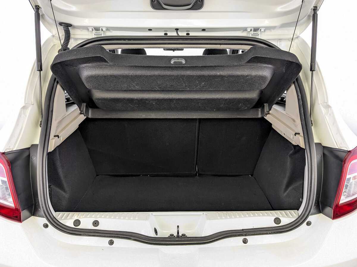 Renault Sandero с пробегом — 2019 год. Фото: #9