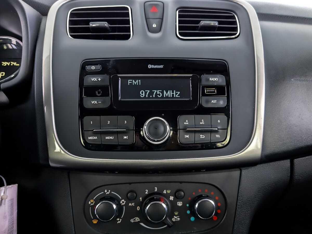 Renault Sandero с пробегом — 2019 год. Фото: #14