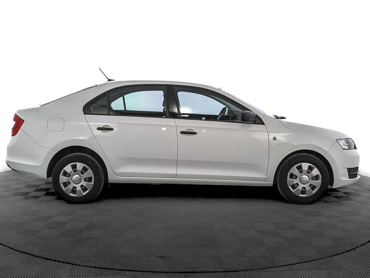 Skoda Rapid с пробегом — 2017 год. Фото: #3