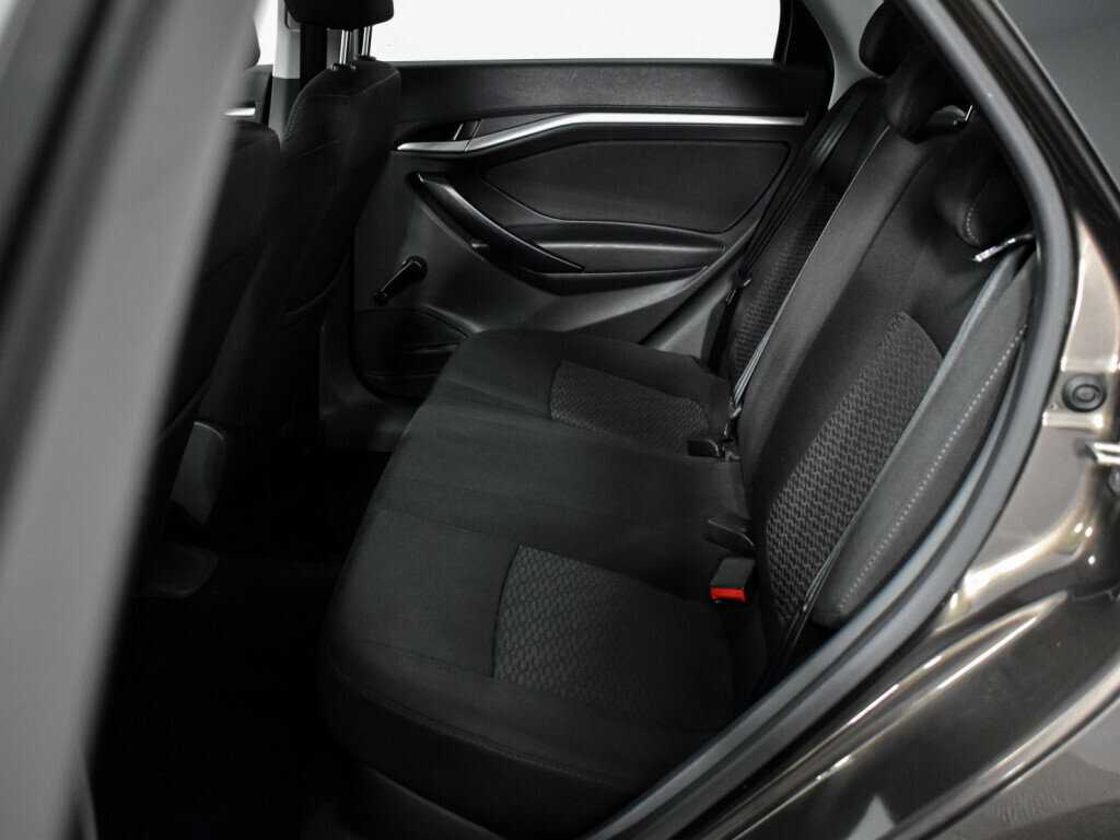 Lada (ВАЗ) Vesta с пробегом — 2017 год. Фото: #11