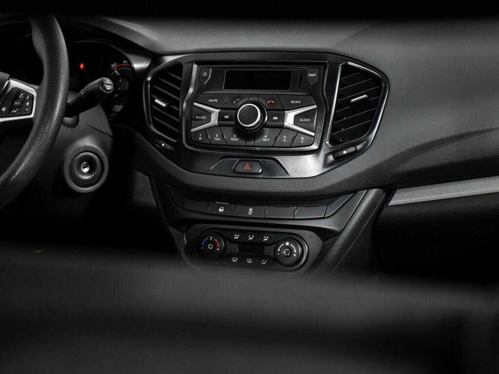 Lada (ВАЗ) Vesta с пробегом — 2017 год. Фото: #15