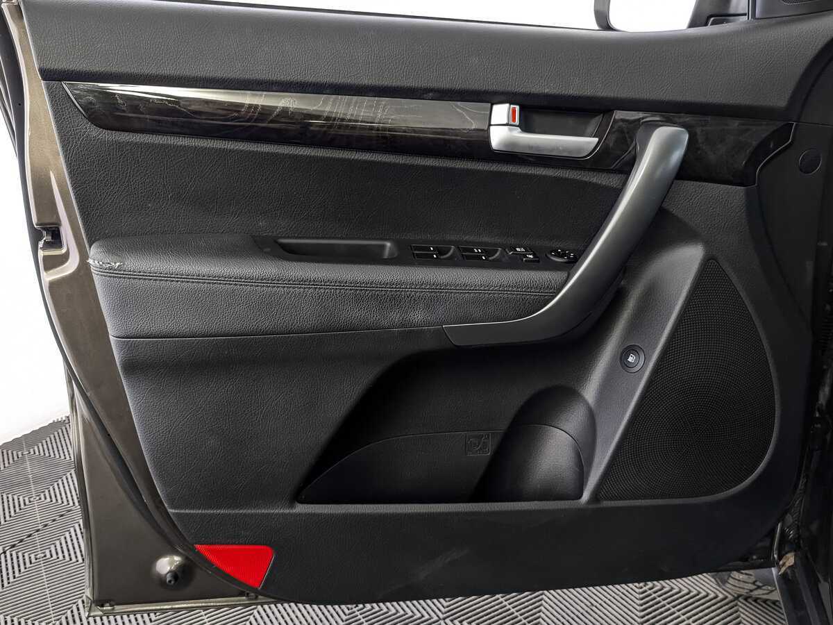 Kia Sorento с пробегом — 2016 год. Фото: #18