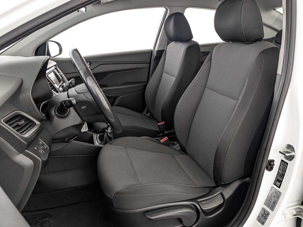 Hyundai Solaris с пробегом — 2017 год. Фото: #17