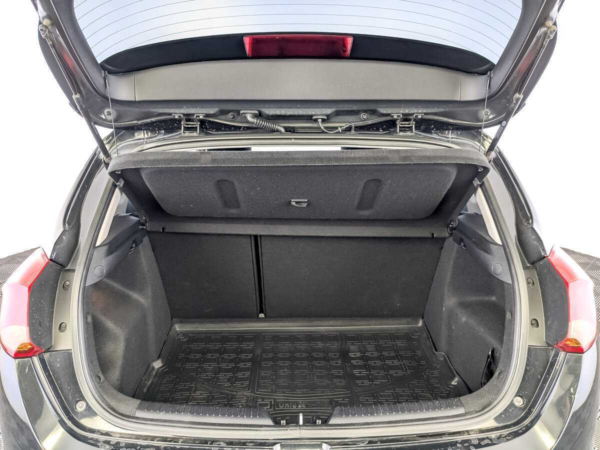 Kia Ceed с пробегом — 2014 год. Фото: #9