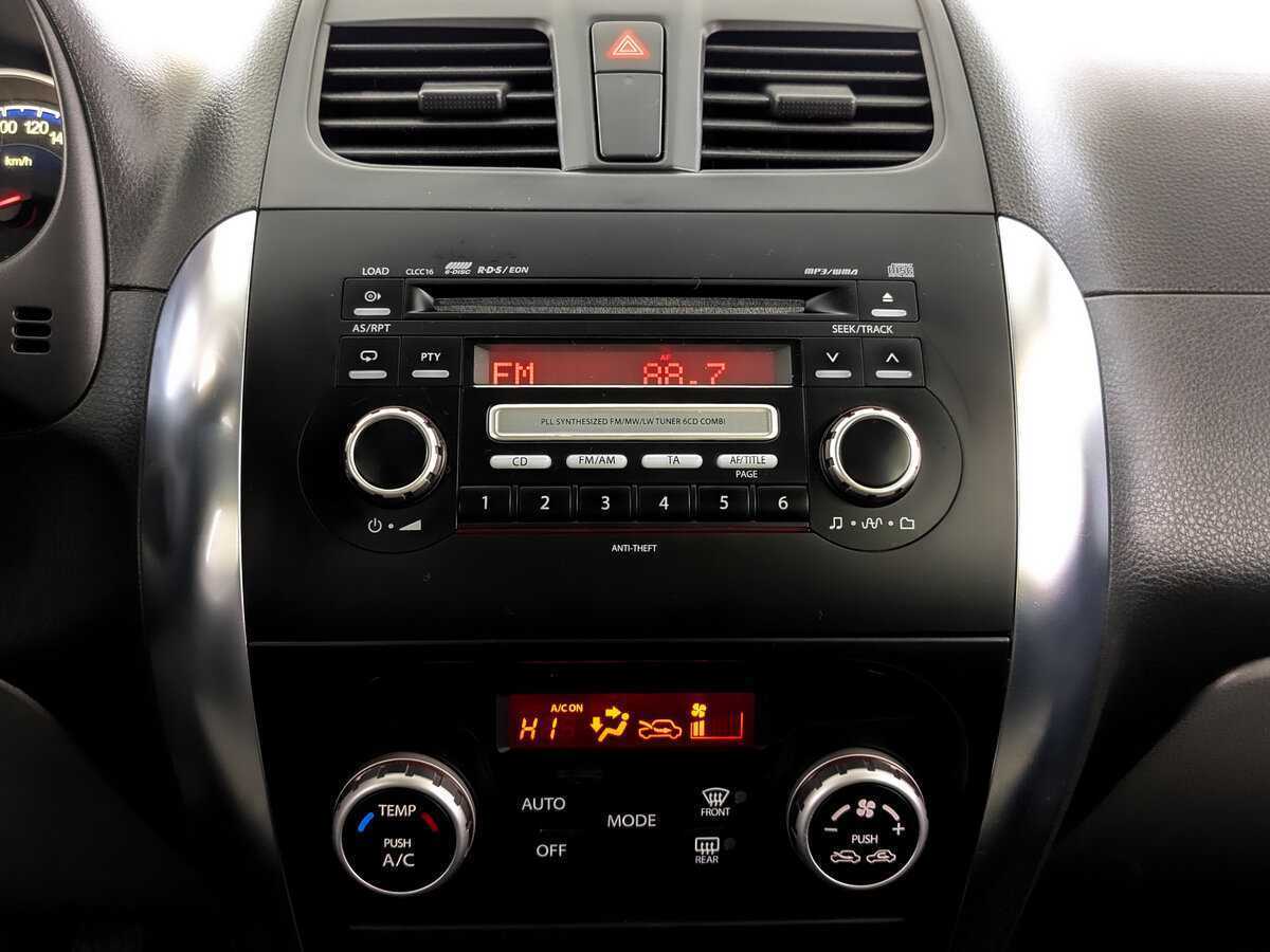 Suzuki SX4 с пробегом — 2012 год. Фото: #14