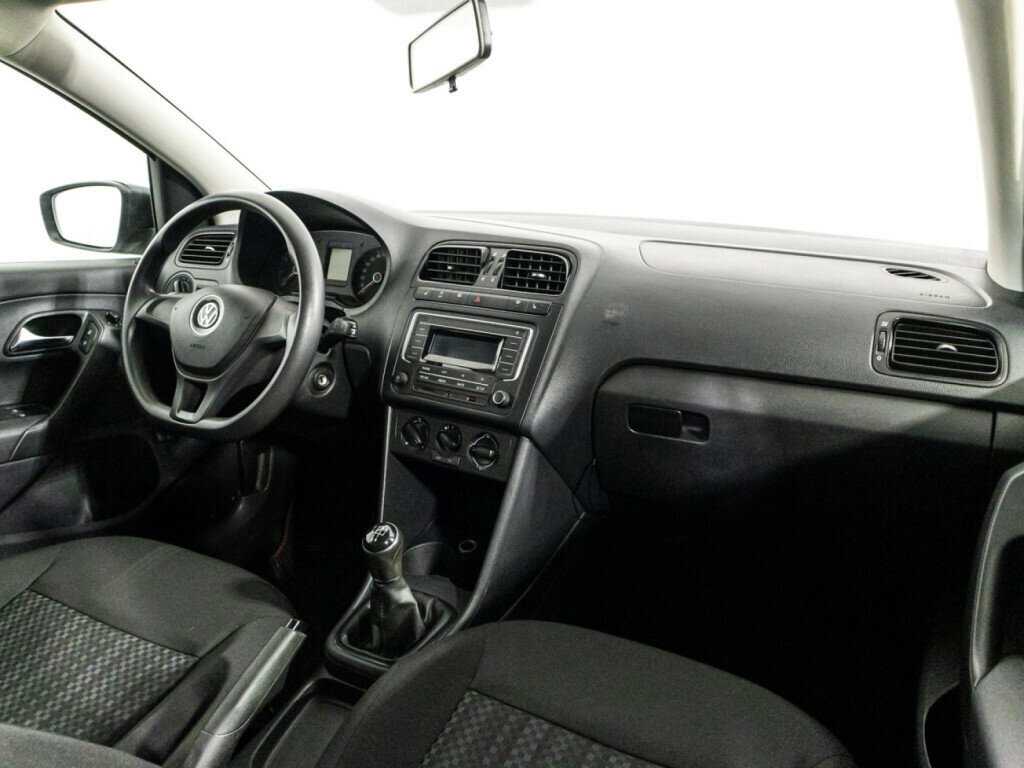 Volkswagen Polo с пробегом — 2016 год. Фото: #8