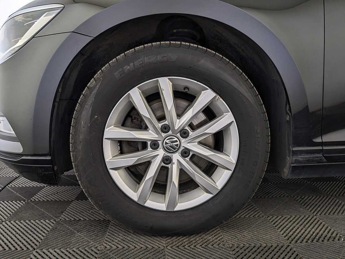 Volkswagen Passat с пробегом — 2016 год. Фото: #17