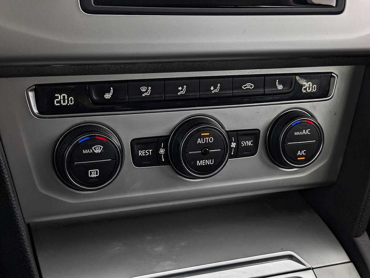 Volkswagen Passat с пробегом — 2016 год. Фото: #24