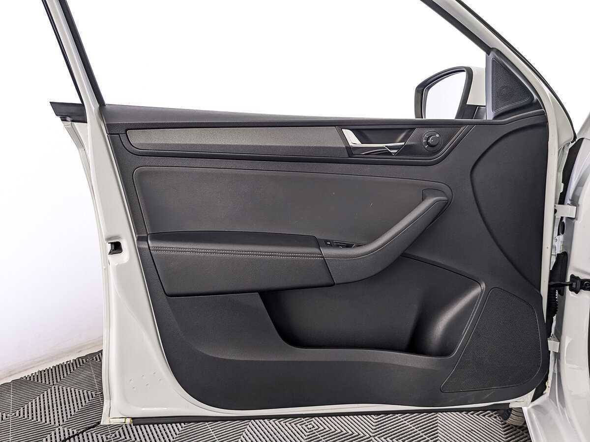 Skoda Rapid с пробегом — 2020 год. Фото: #17
