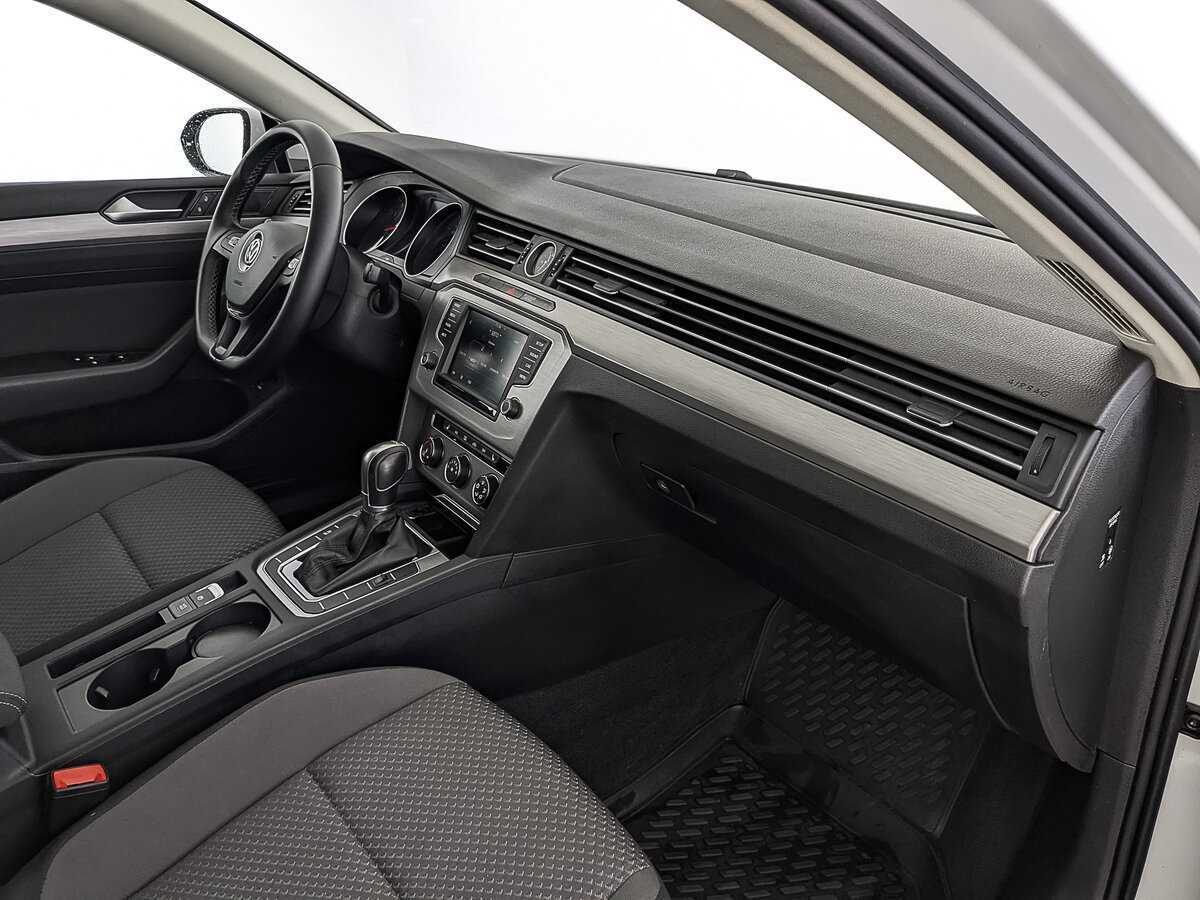 Volkswagen Passat с пробегом — 2017 год. Фото: #12