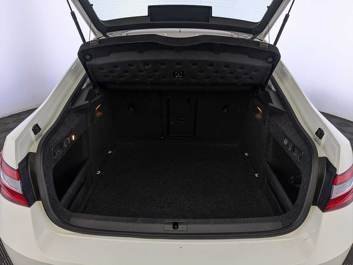 Skoda Superb с пробегом — 2017 год. Фото: #9