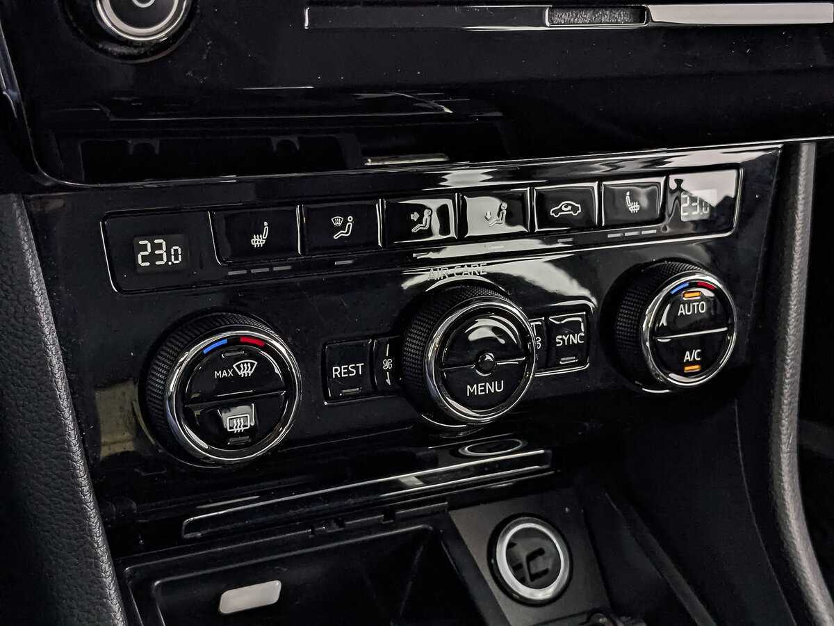 Skoda Superb с пробегом — 2017 год. Фото: #24