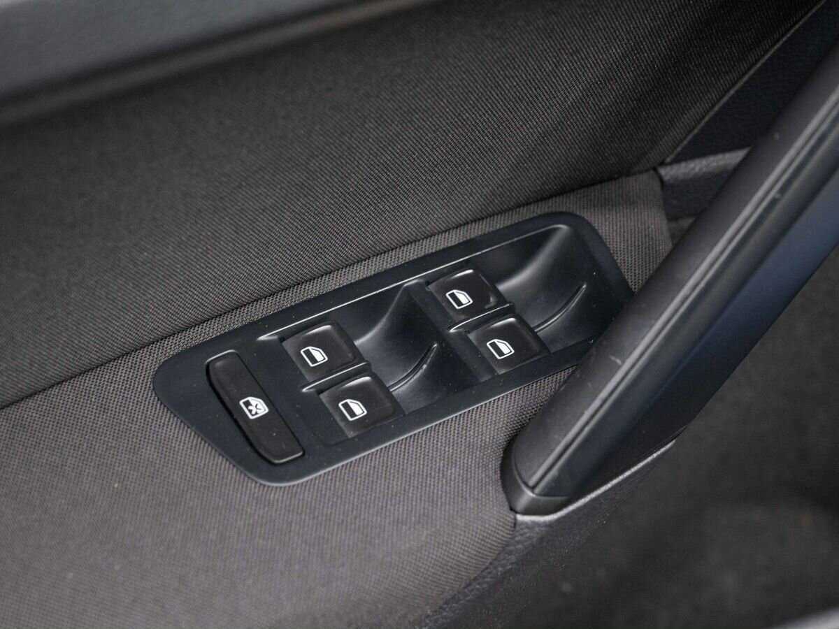 Volkswagen Golf с пробегом — 2013 год. Фото: #14