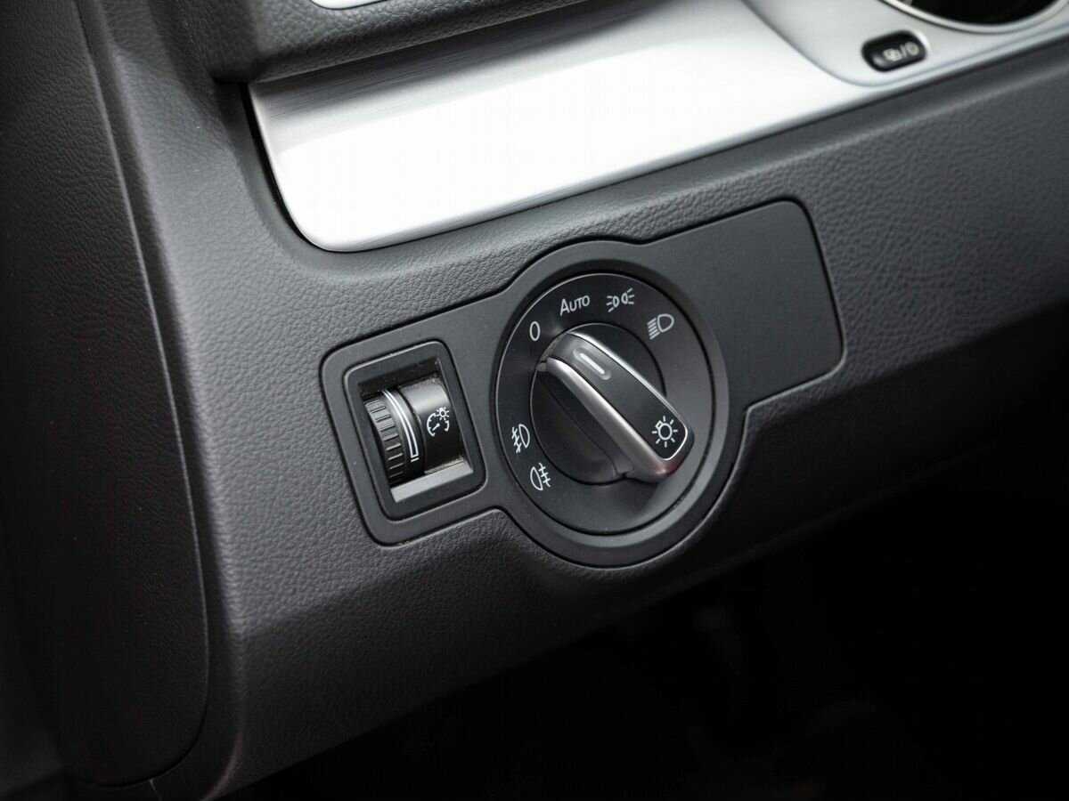 Volkswagen Passat CC с пробегом — 2014 год. Фото: #18