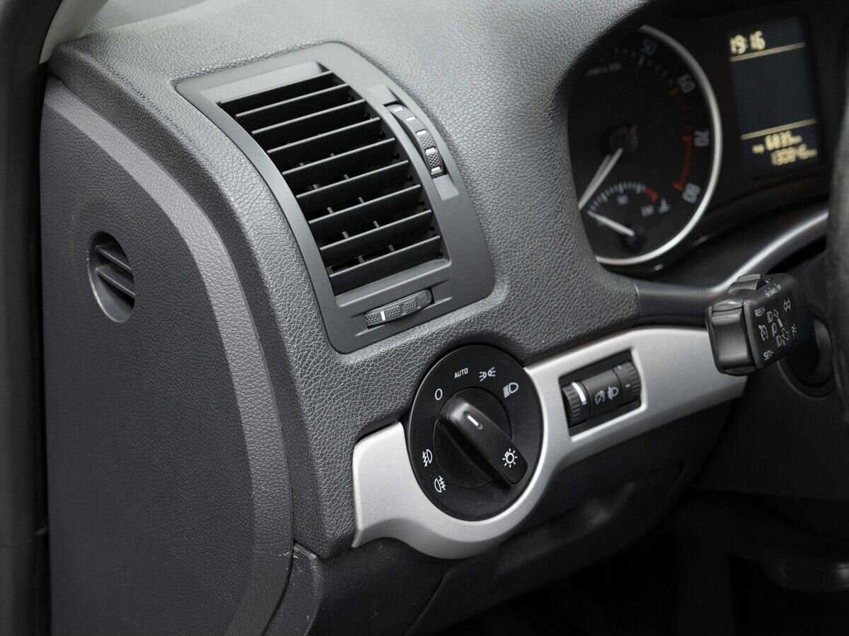 Skoda Octavia с пробегом — 2012 год. Фото: #15