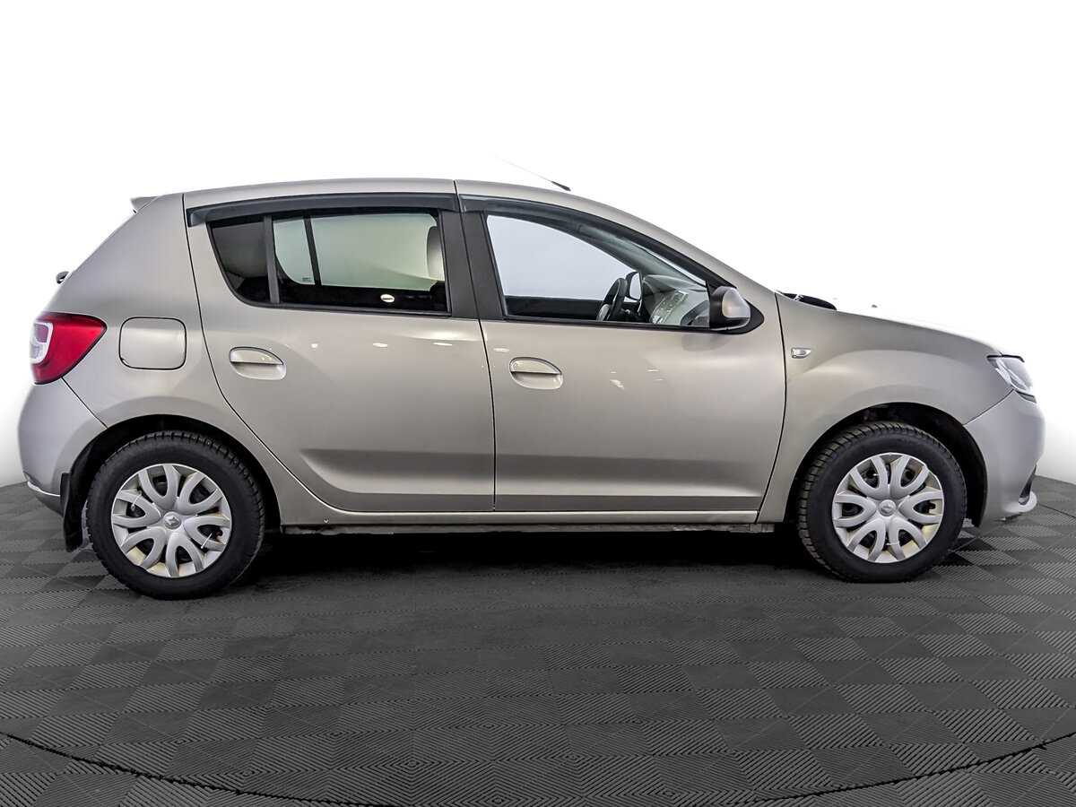 Renault Sandero с пробегом — 2018 год. Фото: #3