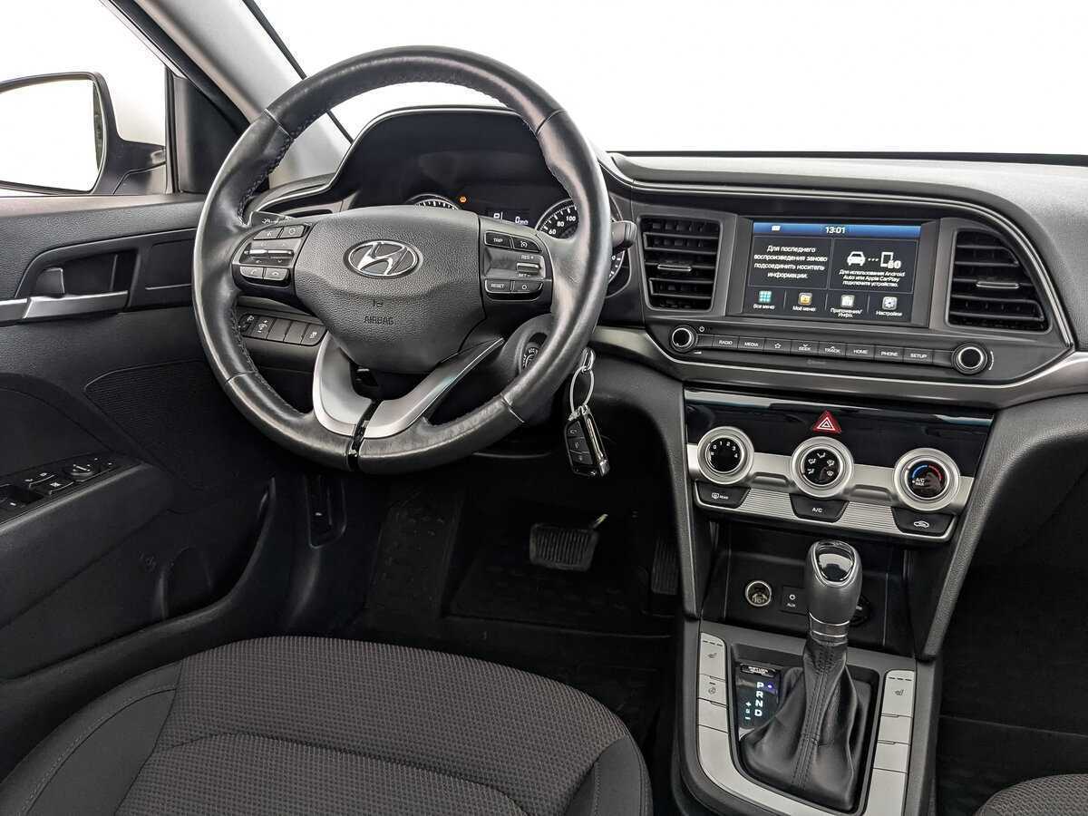 Hyundai Elantra с пробегом — 2019 год. Фото: #22