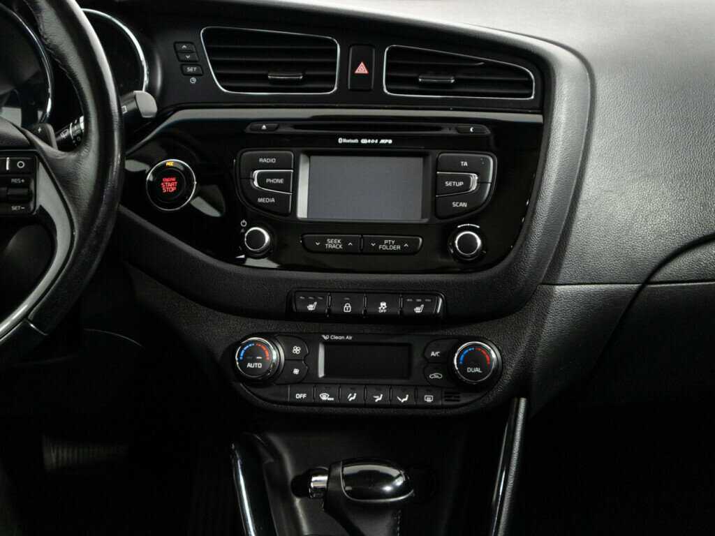 Kia Ceed с пробегом — 2013 год. Фото: #13