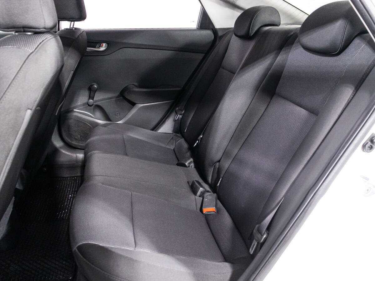 Hyundai Solaris с пробегом — 2017 год. Фото: #9