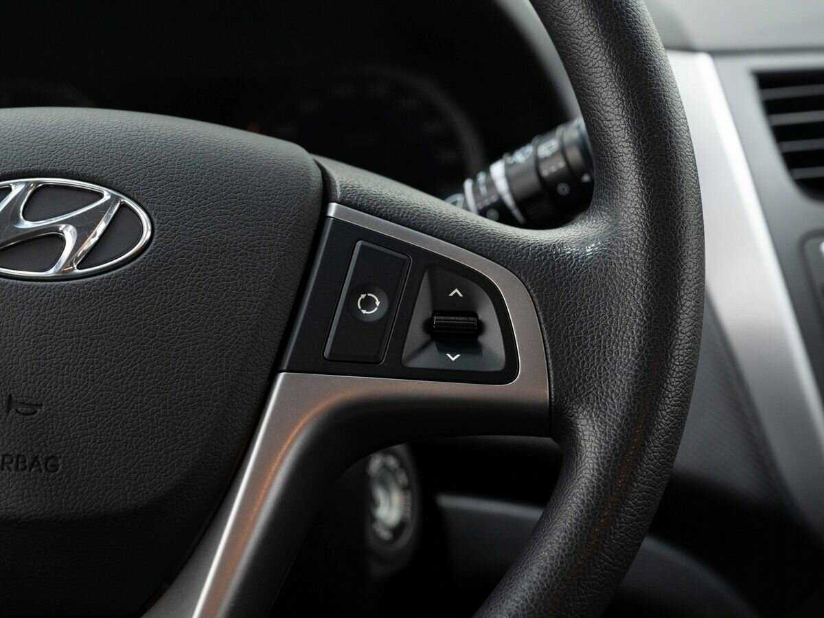 Hyundai Solaris с пробегом — 2016 год. Фото: #16