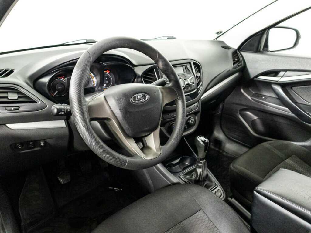 Lada (ВАЗ) Vesta с пробегом — 2017 год. Фото: #10