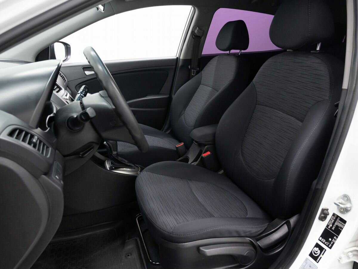 Hyundai Solaris с пробегом — 2015 год. Фото: #7