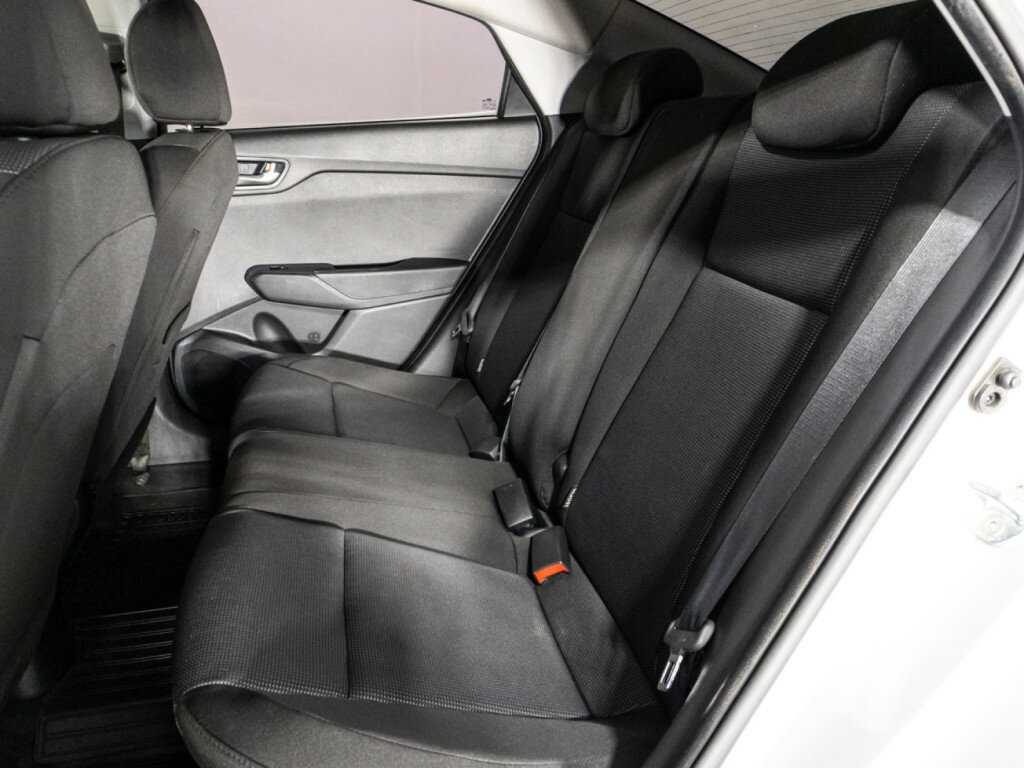 Hyundai Solaris с пробегом — 2020 год. Фото: #9