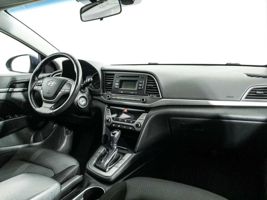 Hyundai Elantra с пробегом — 2017 год. Фото: #8