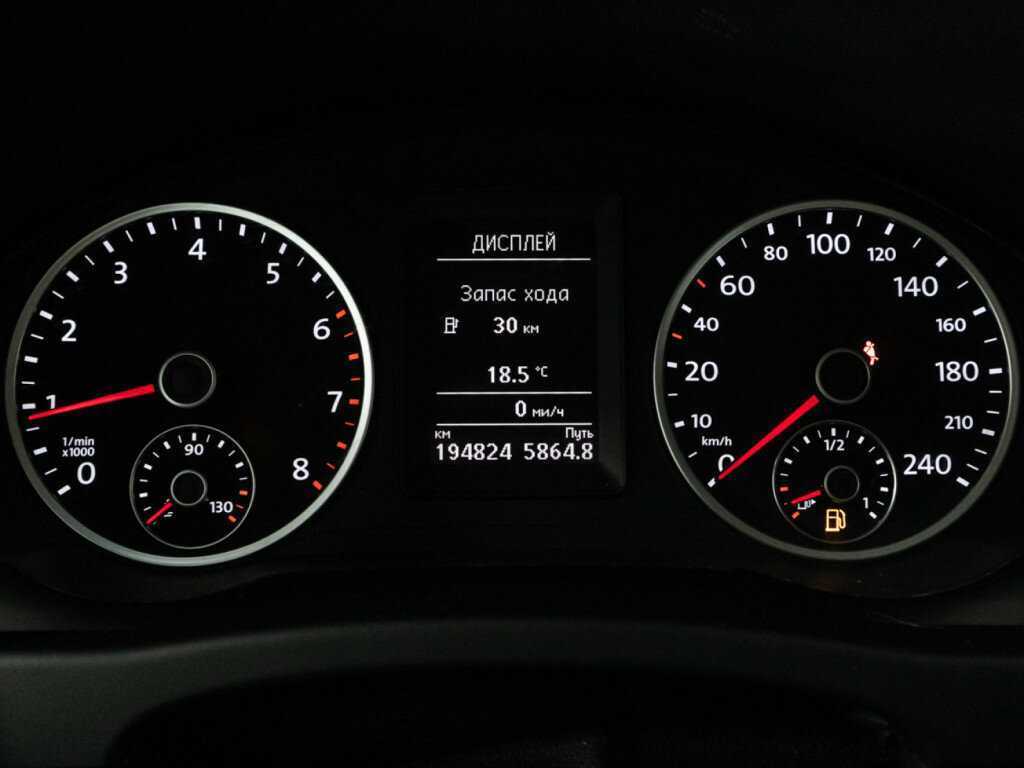 Volkswagen Tiguan с пробегом — 2015 год. Фото: #11