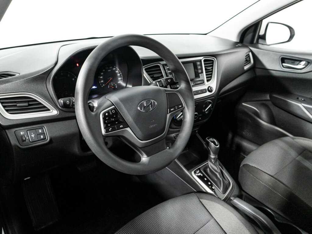 Hyundai Solaris с пробегом — 2022 год. Фото: #10